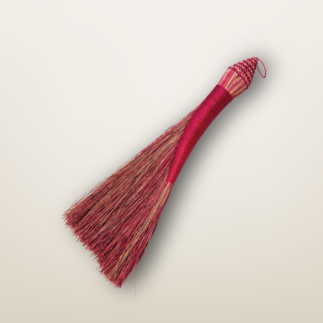 Handmade Lutindzi Grass Broom