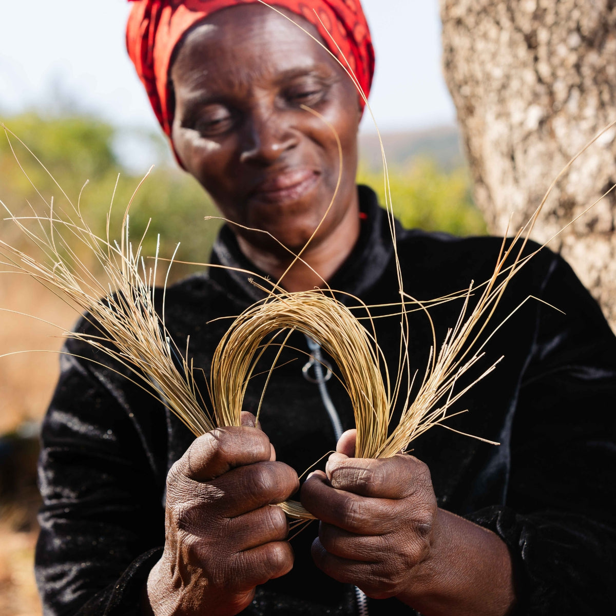 Handmade Lutindzi Grass Broom