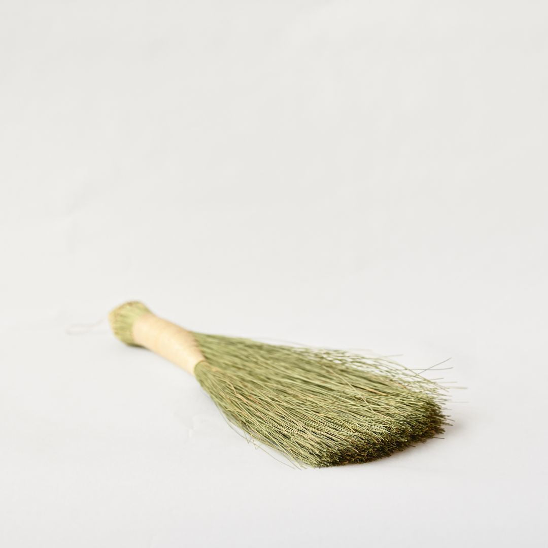 Handmade Lutindzi Grass Broom