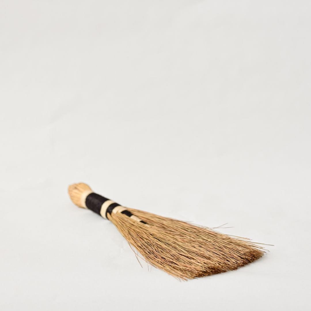 Handmade Lutindzi Grass Broom