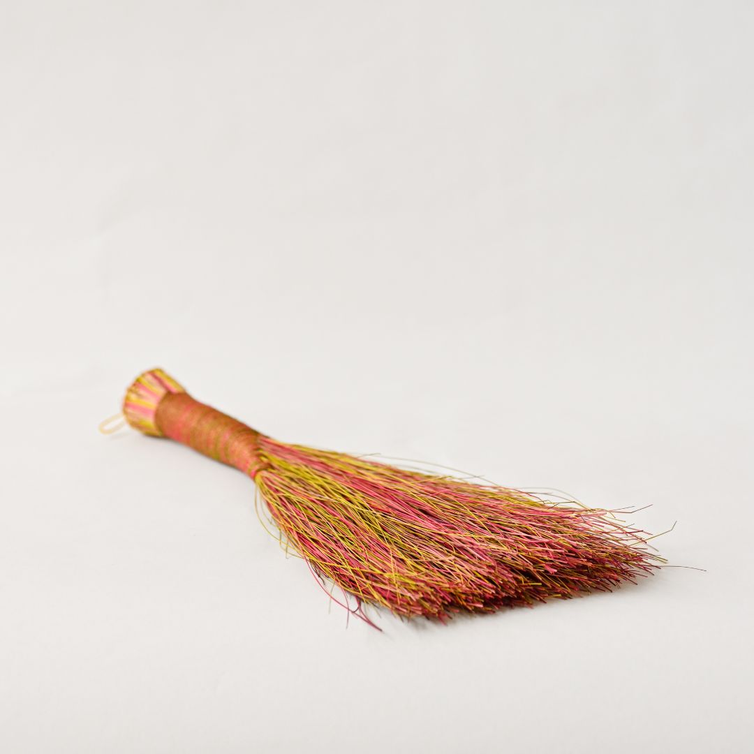 Handmade Lutindzi Grass Broom