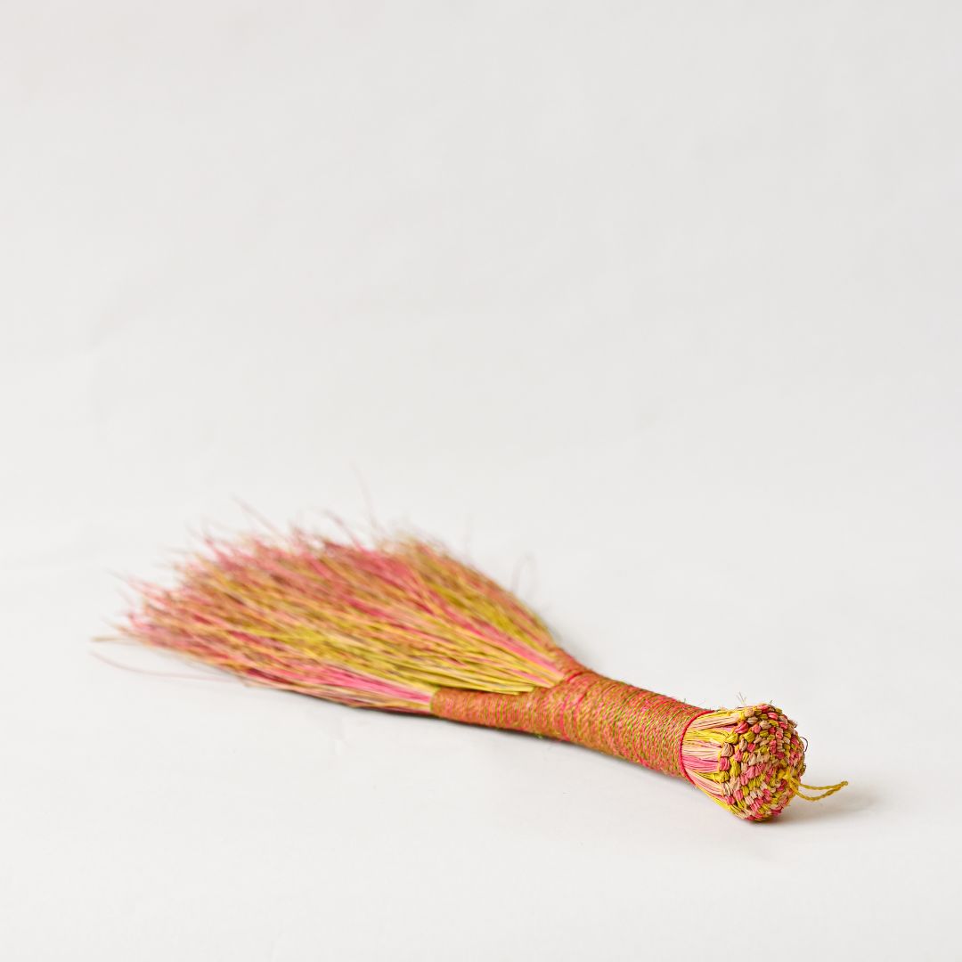 Handmade Lutindzi Grass Broom